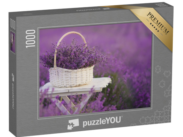 Puzzel 1000 stukjes „Mand met lavendel in het veld“