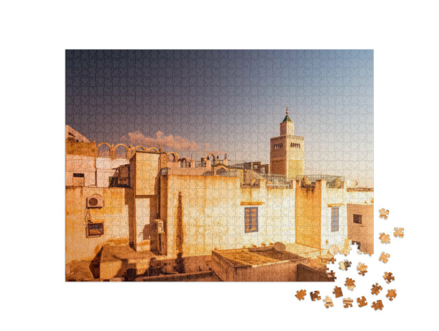 Puzzel 1000 stukjes „Al-Zaytuna moskee en oude stad van Tunis bij zonsopgang, Tunesië“