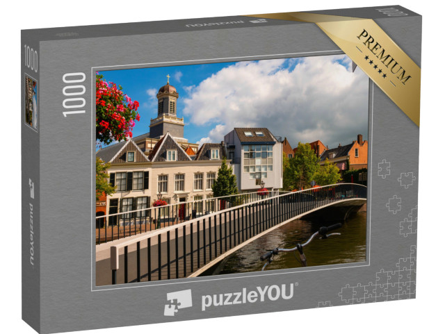 Puzzel 1000 stukjes „Straten langs de gracht van Leiden met zicht op een kerk, Provincie Zuid-Holland“