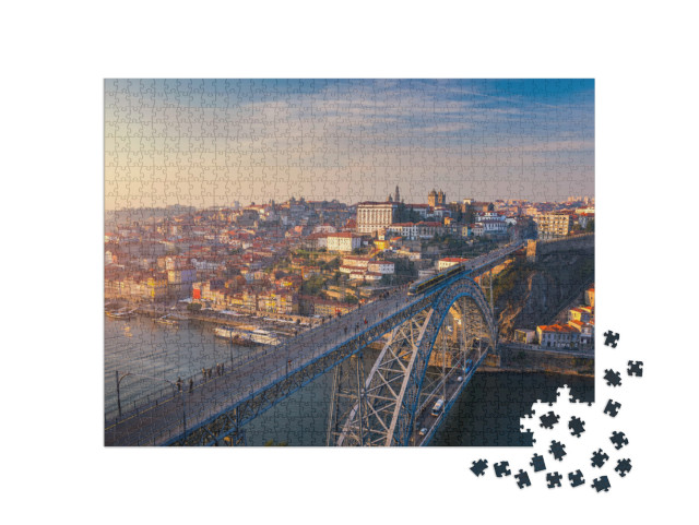 Puzzel 1000 stukjes „Panoramische luchtfoto van Dom Luis Bridge bij zonsondergang, Porto, Portugal“