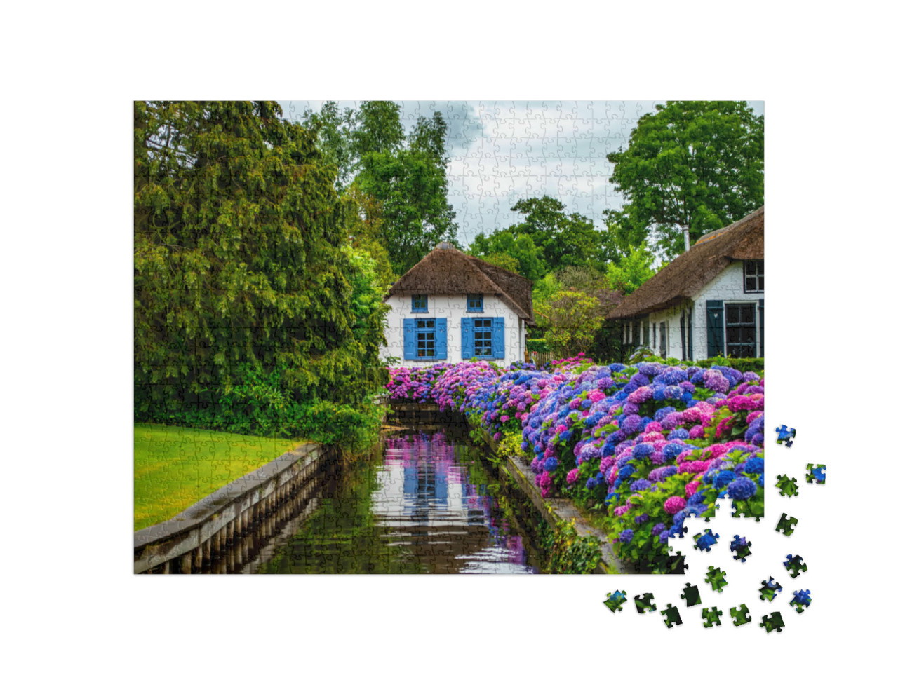 Puzzel 1000 stukjes „Giethoorn in Nederland, met prachtige landhuizen, waterkanalen en kleurrijke bloemen“