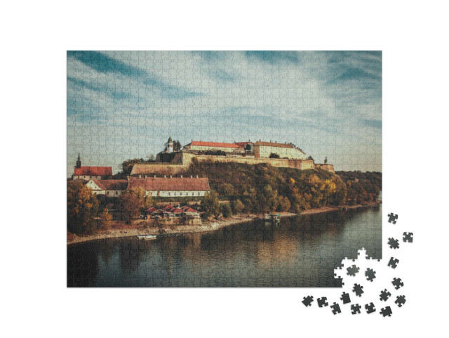Puzzel 1000 stukjes „Petrovaradin en de Donau, Novi Sad, Servië“