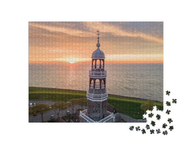 Puzzel 1000 stukjes „Historisch stadje Hindeloopen, naast het IJsselmeer met iconische kerk“