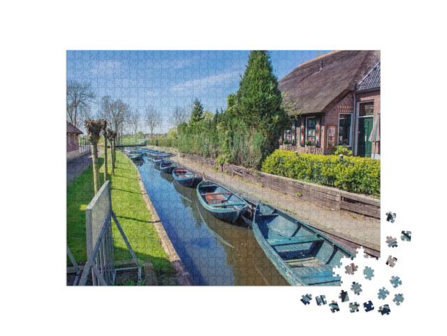 Puzzel 1000 stukjes „Boten in de lente in Giethoorn, een klein dorp in de provincie Overijssel“