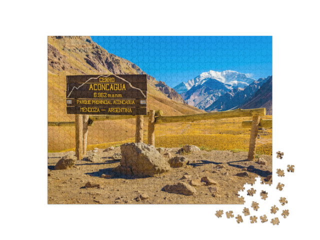 Puzzel 1000 stukjes „Cerro Aconcagua, schild in de bergen van Argentinië“