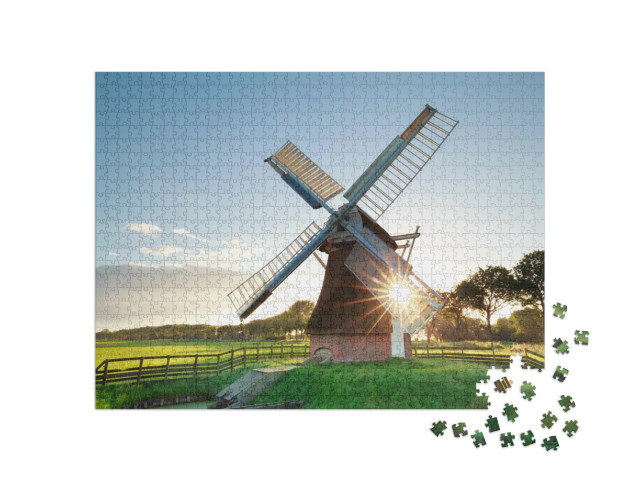 Puzzel 1000 stukjes „Ochtendzon achter een Nederlandse windmolen, Groningen“
