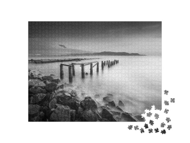 Puzzel 1000 stukjes „Verlaten steiger op het eiland Pulau Pinang, Maleisië“