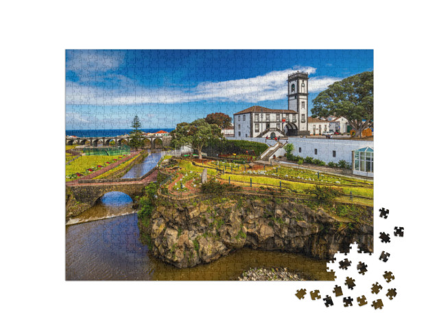 Puzzel 1000 stukjes „Uitzicht op Ribeira Grande, Azoren, Portugal“