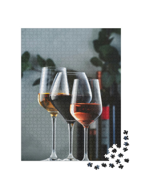 Puzzel 1000 stukjes „Assortiment wijnen in wijnglazen en flessen“