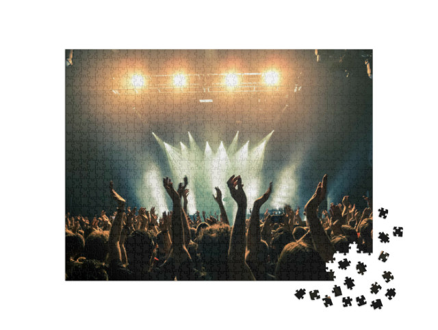 Puzzel 1000 stukjes „Concertbezoekers bij een concert, silhouetten“