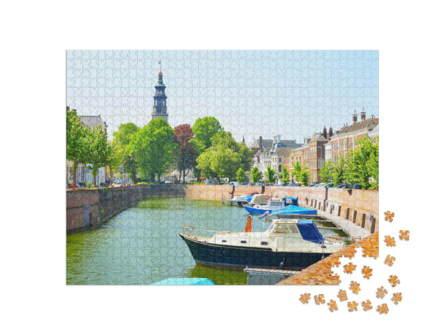 Puzzel 1000 stukjes „Uitzicht op Middelburg, mooie huizen en boten op de gracht“