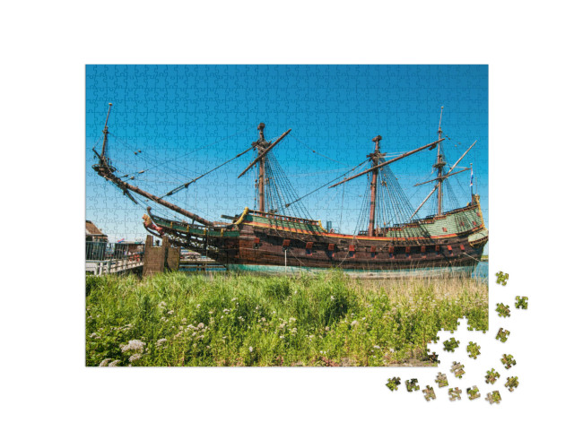 Puzzel 1000 stukjes „Historisch schip in de Bataviahaven in Lelystad, Nederland“