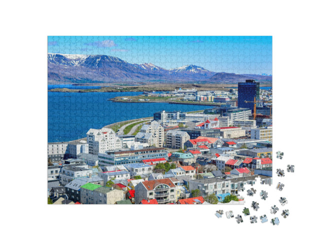 Puzzel 1000 stukjes „Reykjavik, de hoofdstad van IJsland, met uitzicht op de haven en de berg Esja“