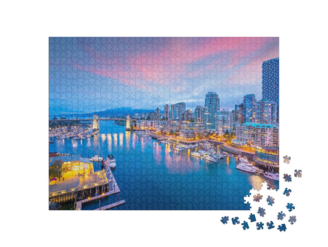 Puzzel 1000 stukjes „Uitzicht op de skyline van Vancouver bij zonsondergang“