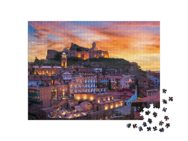 Puzzel 1000 stukjes „Tbilisi in de stralende zonsondergang, Georgië“