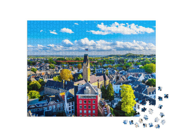 Puzzel 1000 stukjes „Stad Maastricht in Nederland gezien vanaf de toren van de Sint Janskerk“