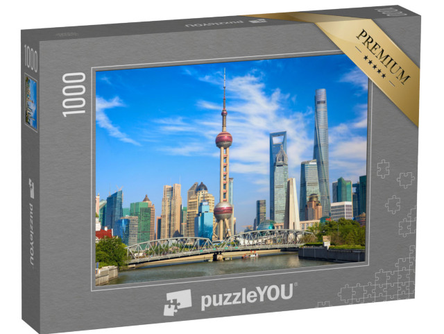 Puzzel 1000 stukjes „De skyline van Shanghai met de historische Waibaidu-brug, China“