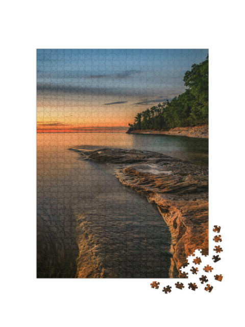 Puzzel 1000 stukjes „Zonsondergang bij Pictured Rocks National Lakeshore, Lake Superior, Michigan“