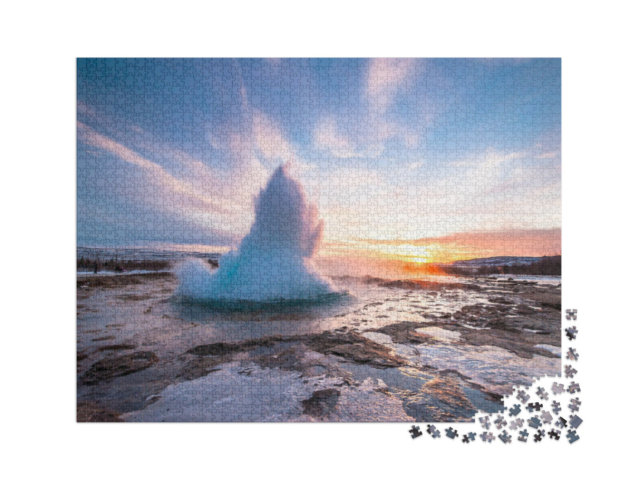 Puzzel 2000 stukjes „Koude winter: Strokkur Geiser met zonlicht in de damp, IJsland“