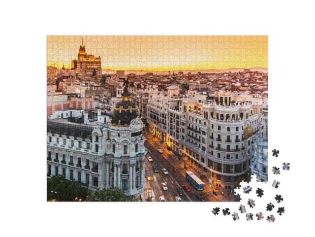 Puzzel 1000 stukjes „Indrukwekkend panoramisch uitzicht op de Gran Via, Madrid, Spanje“