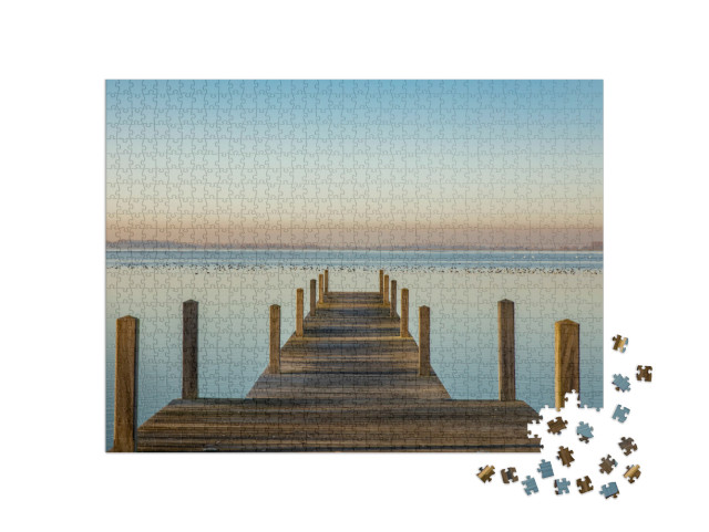 Puzzel 1000 stukjes „Idyllische houten steiger op het Veluwemeer bij zonsondergang“
