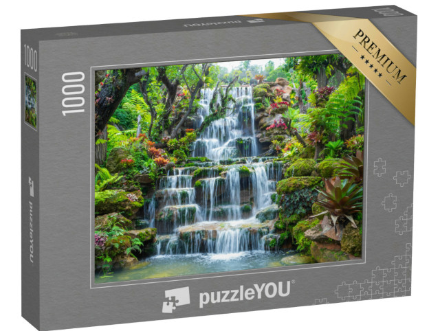 Puzzel 1000 stukjes „Waterval in een tuin in de provincie Sakon Nakhon, Thailand“
