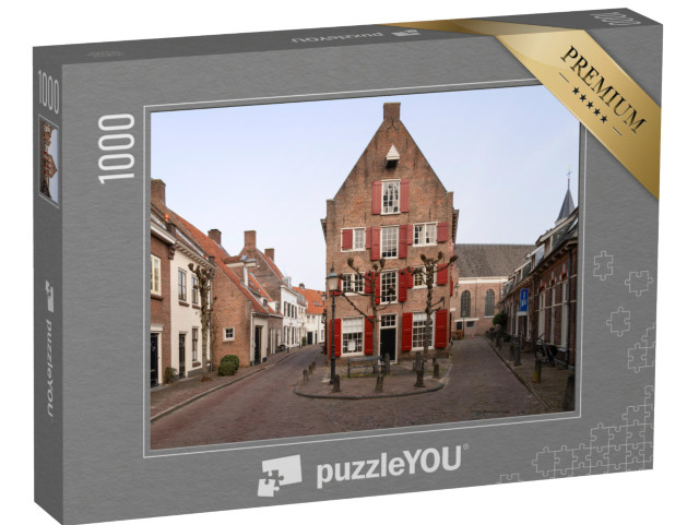 Puzzel 1000 stukjes „Smalle straatjes in het centrum van Amersfoort met de Elleboogkerk op de achtergrond“