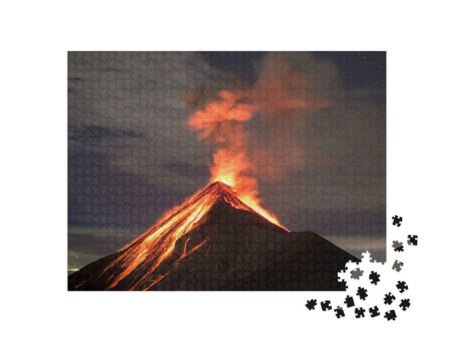 Puzzel 1000 stukjes „Lava bij de Fuego vulkaan in Antigua, Guatemala“
