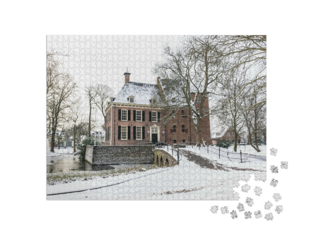 Puzzel 1000 stukjes „Kasteel in de winter en sneeuw in Bemmel, Nederland“