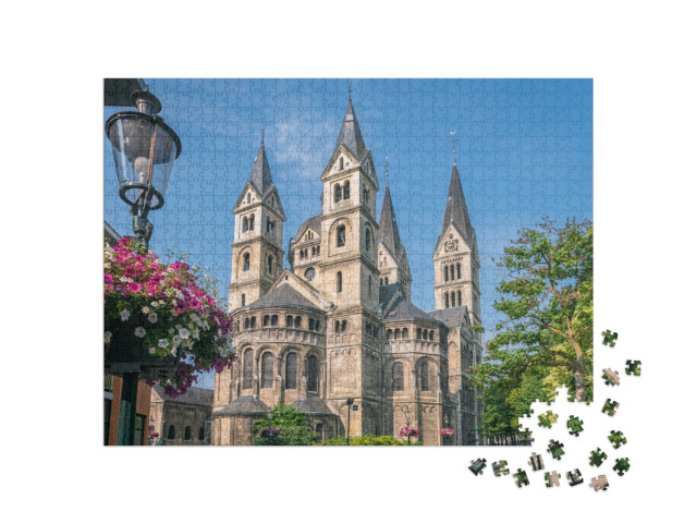 Puzzel 1000 stukjes „Prachtig uitzicht op de Munsterkerk in de stad Roermond“