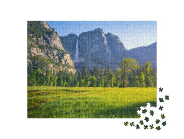 Puzzel 1000 stukjes „Indrukwekkende Yosemite watervallen, Californië, VS“