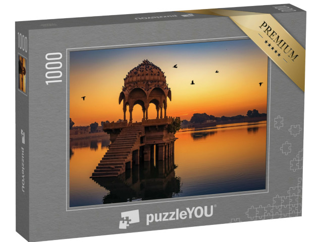 Puzzel 1000 stukjes „Oude tempelruïnes: Zonsopgang bij het Gadi Sagar meer, Jaipur, India“