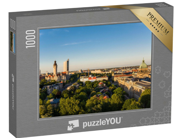 Puzzel 1000 stukjes „Skyline van Leipzig met stadhuis bij zonsondergang, Duitsland“