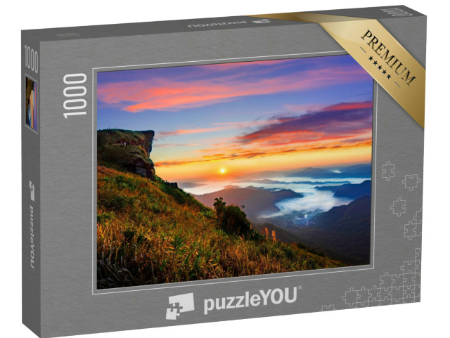Puzzel 1000 stukjes „Fascinerende avondsfeer in Phu Chi fa Nationaal Park, provincie Chiang Rai, Thailand“