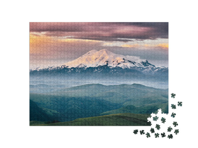 Puzzel 1000 stukjes „De berg Elbrus bij zonsopgang, Noord-Kaukasus, Rusland“