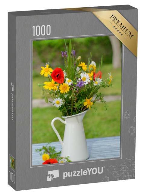 Puzzel 1000 stukjes „Boeket wilde bloemen op een blauwe houten tafel“