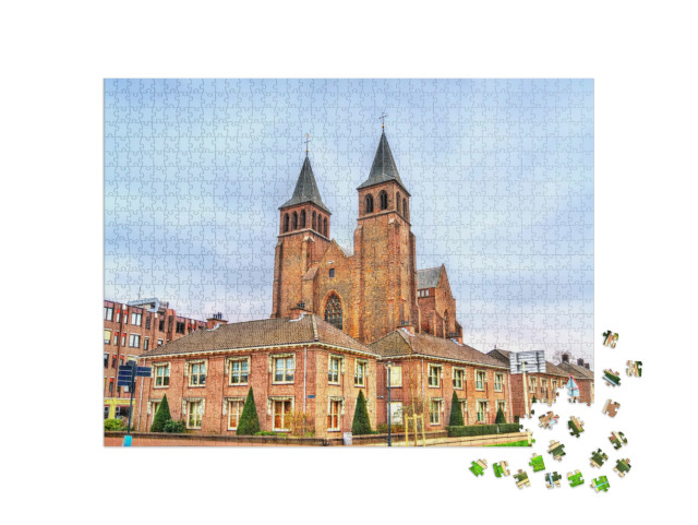 Puzzel 1000 stukjes „De Sint-Walburgiskerk, een voormalige kerk in het historische centrum van Arnhem“