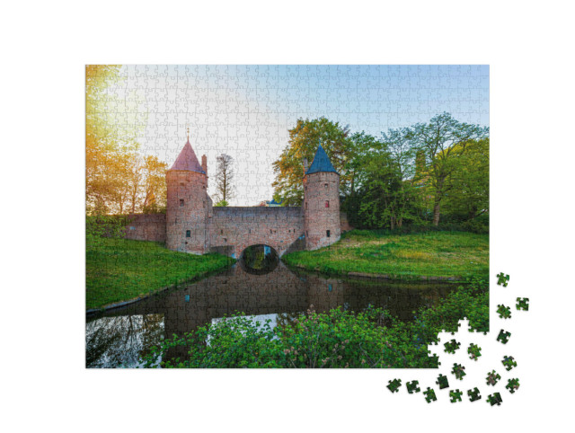 Puzzel 1000 stukjes „Oude waterpoort Monnikendam in de stad Amersfoort“