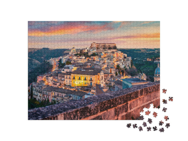 Puzzel 1000 stukjes „Zonsondergang boven Ragusa in Sicilië, Italië“