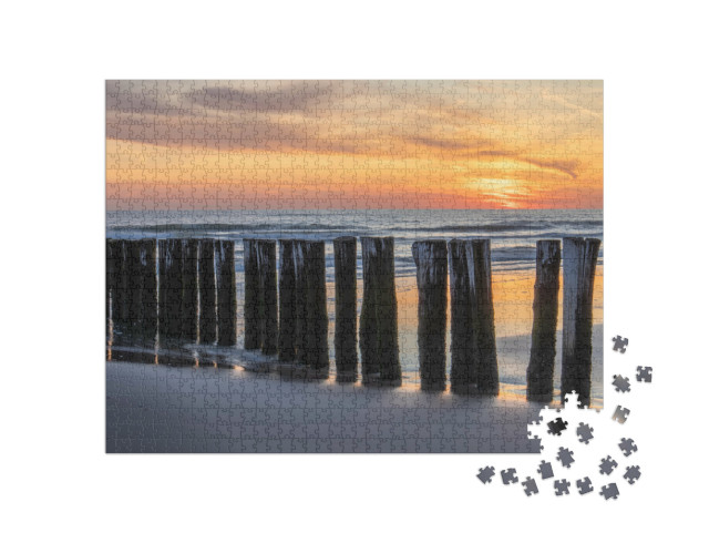 Puzzel 1000 stukjes „Houten palen op het strand van Schoorl aan Zee“