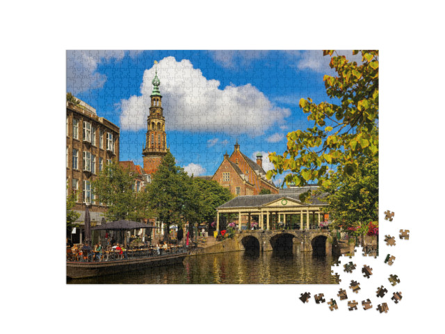 Puzzel 1000 stukjes „Stadsgezicht van Leiden, zicht op het stadhuis en de Heilige Lodewijkkerk“