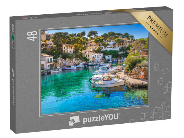 Puzzel 48 stukjes „Uitzicht op de idyllische oude vissershaven van Cala Figuera, Mallorca, Spanje“