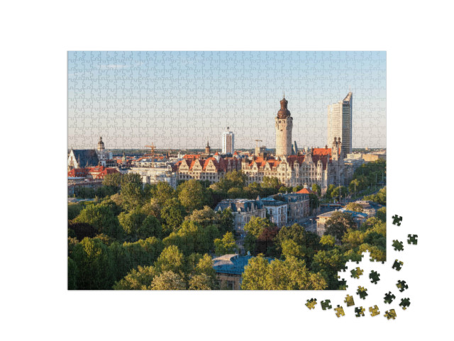 Puzzel 1000 stukjes „Skyline van Leipzig met stadhuis bij zonsondergang, Duitsland“