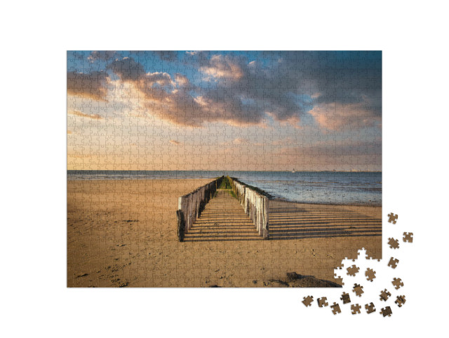 Puzzel 1000 stukjes „Het strand in het Nederlandse dorp Breskens op een warme zomerdag bij eb.“