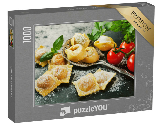 Puzzel 1000 stukjes „Huisgemaakte, vers bereide Italiaanse ravioli en tortellini“