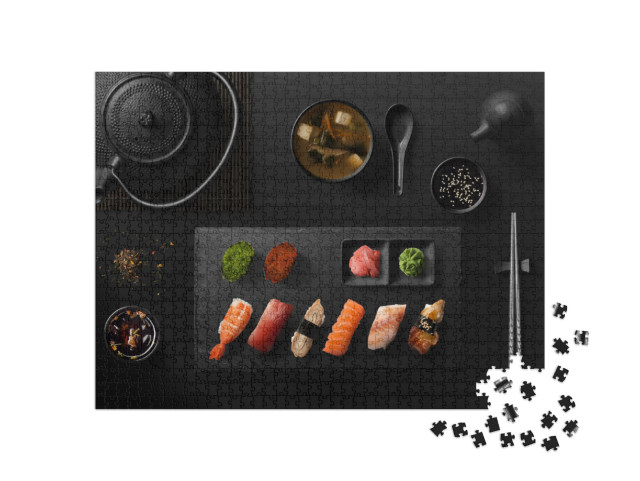 Puzzel 1000 stukjes „Sushirollen, sashimi set, misosoep en theepot“