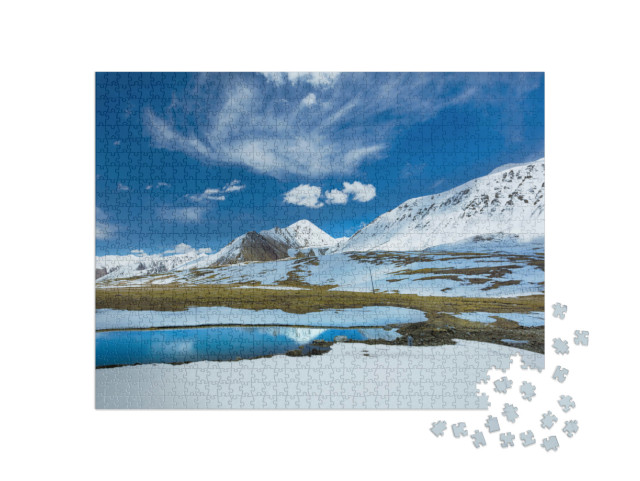 Puzzel 1000 stukjes „Prachtige besneeuwde top op de Khunjerab Pas in het noorden van Pakistan“