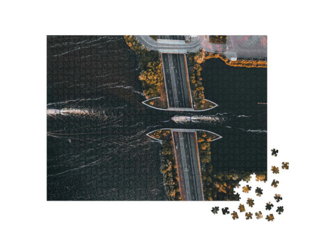 Puzzel 1000 stukjes „Een boot steekt een aquaduct over in Harderwijk, Veluwemeer“