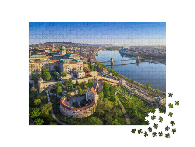 Puzzel 1000 stukjes „Skyline van het Buda Kasteel met de Szechenyi Kettingbrug, Boedapest, Hongarije“