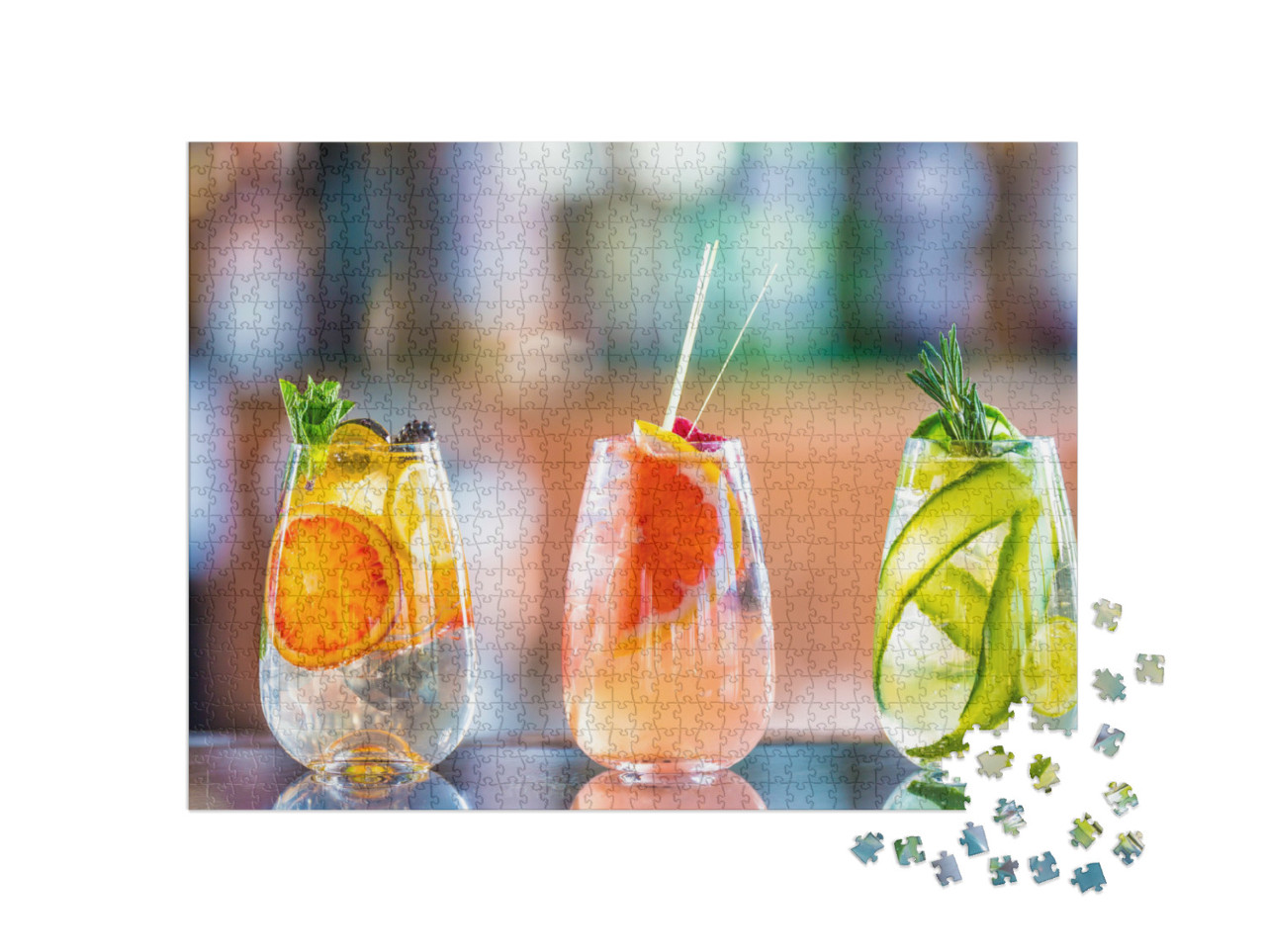 Puzzel 1000 stukjes „Gin- en toniccocktails in glazen op de bar“